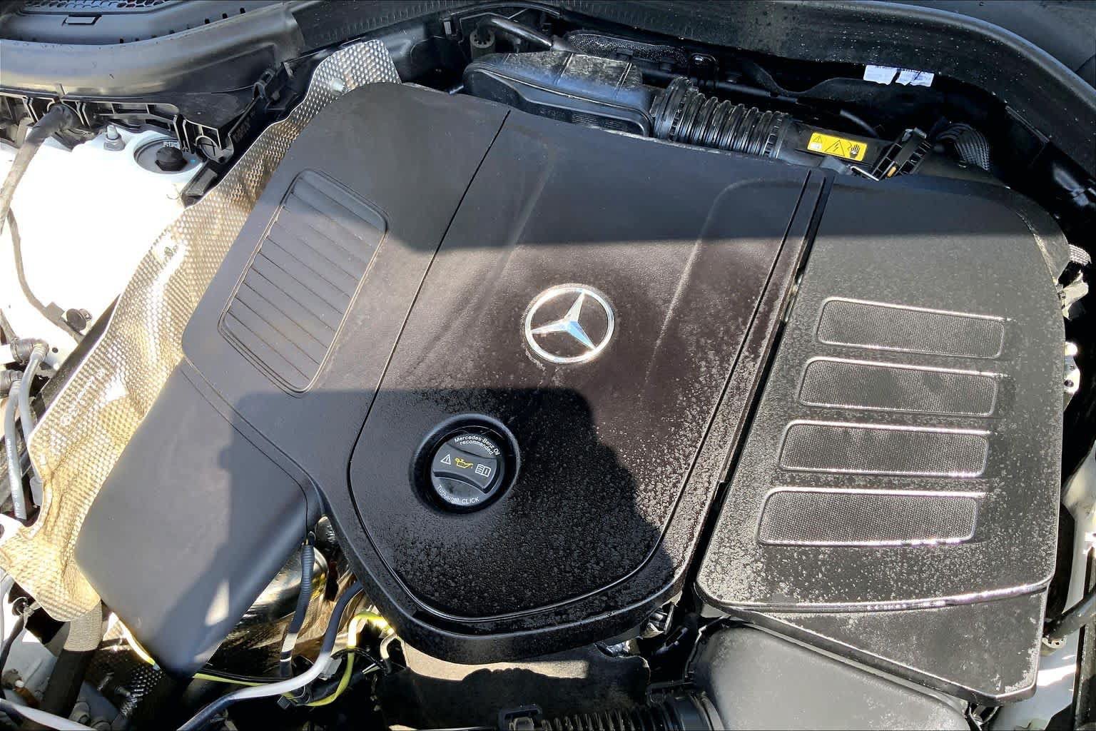 Used 2025 Mercedes-Benz GLC 300 4MATIC image 33