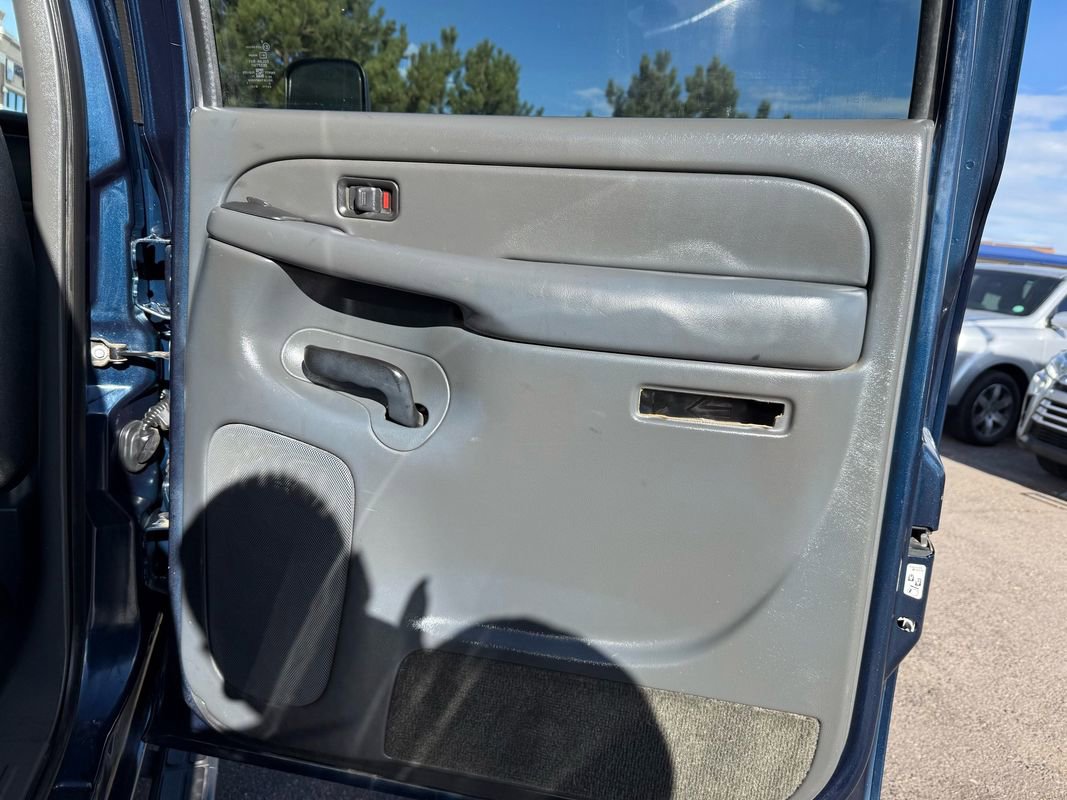 Used 2005 Chevrolet Silverado 2500 LS w/ Heavy-Duty Power Package image 20