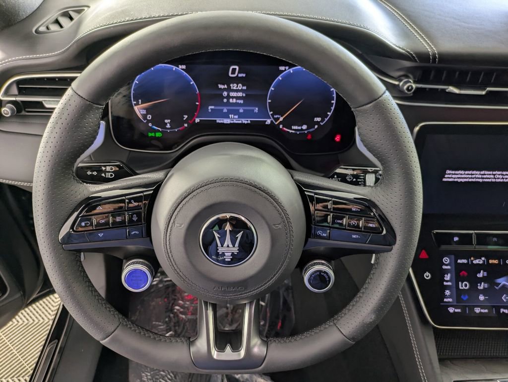 New 2025 Maserati Grecale GT image 18