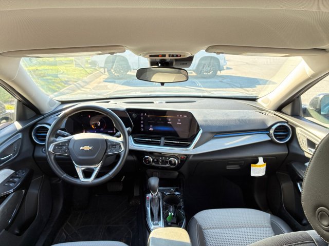 Certified 2024 Chevrolet Trax LT w/ Driver Confidence Package FWD image 13