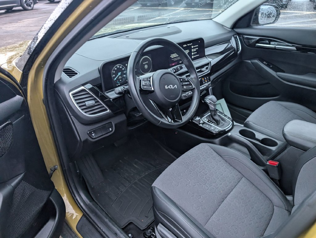 Used 2024 Kia Seltos X-Line AWD/4WD image 12