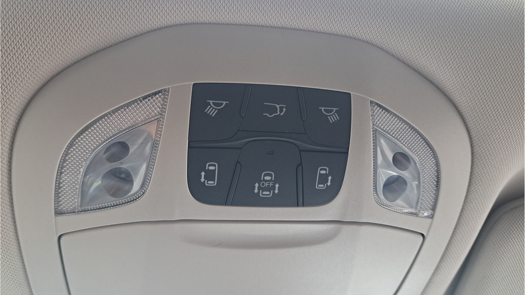 Used 2023 Chrysler Pacifica Limited FWD image 25