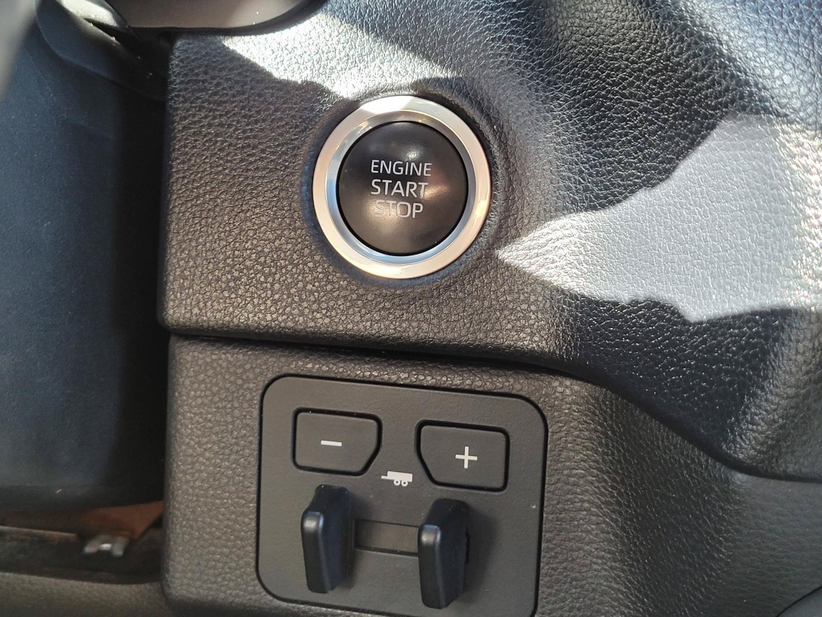 Used 2024 Toyota Tundra SR5 AWD/4WD image 15