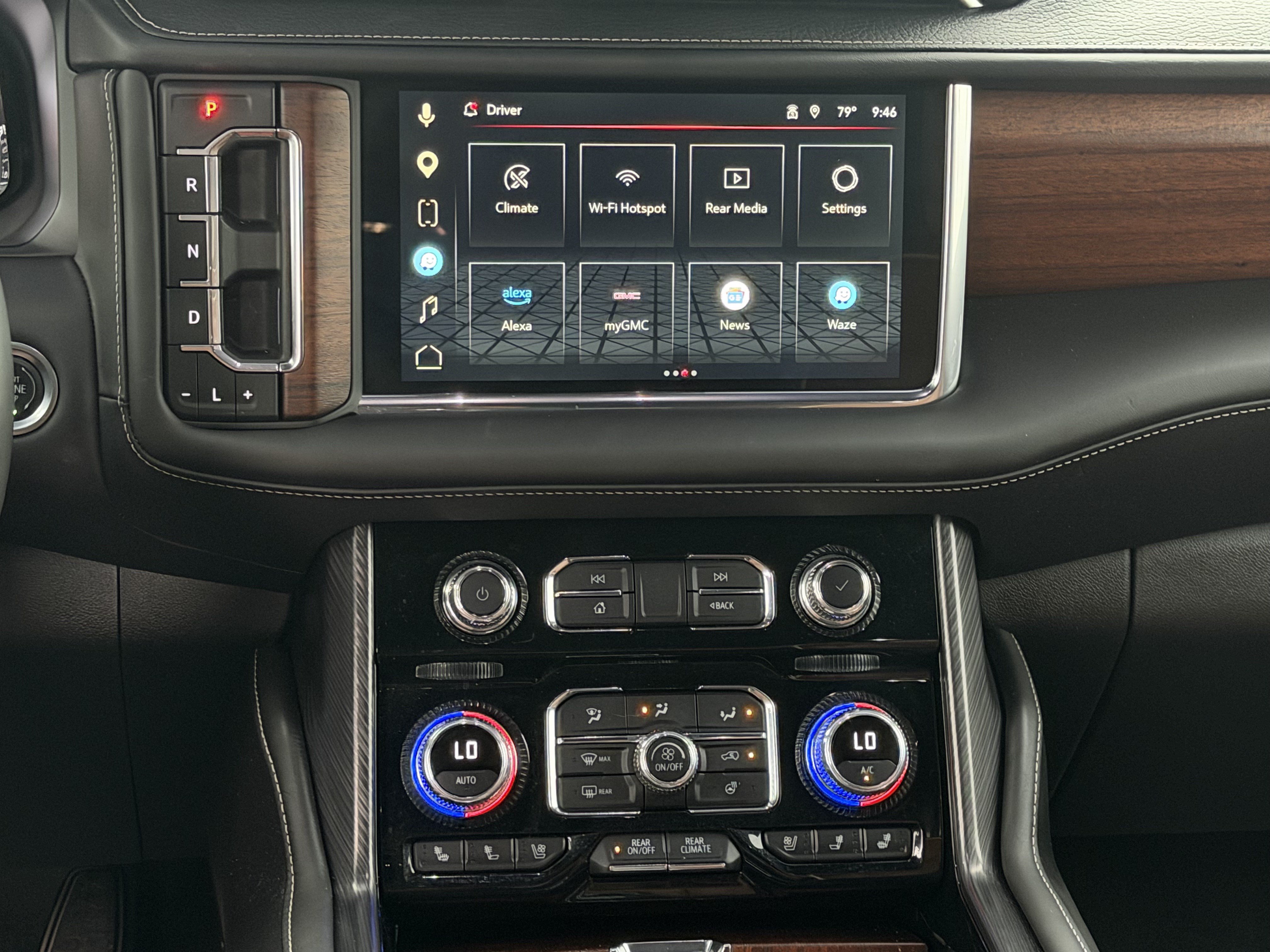 Used 2024 GMC Yukon Denali Ultimate AWD/4WD image 15