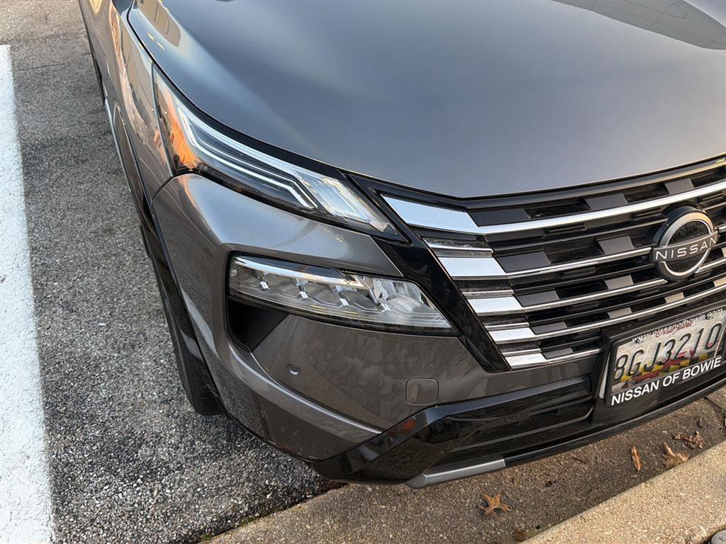 Used 2024 Nissan Rogue Platinum image 47