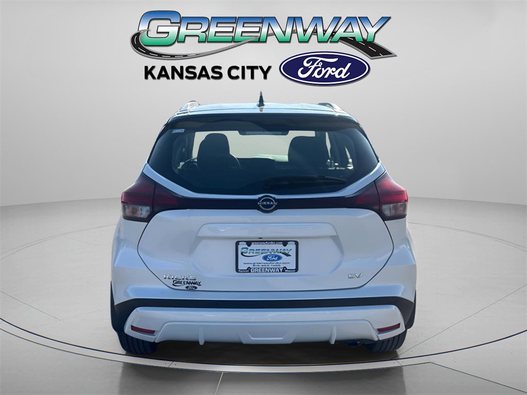 Used 2023 Nissan Kicks SV image 6