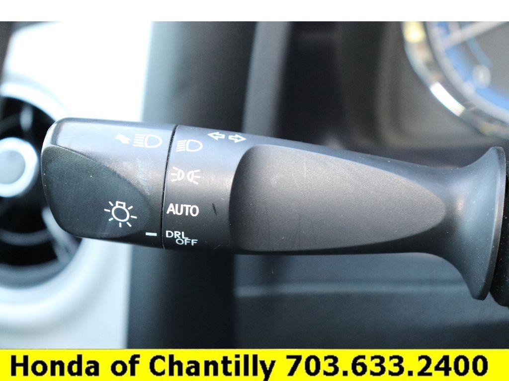 Used 2017 Toyota Corolla LE image 11