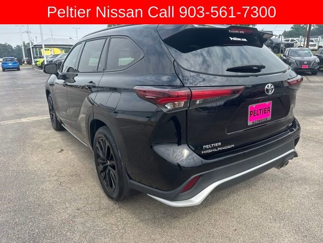 Used 2024 Toyota Highlander XSE FWD image 5