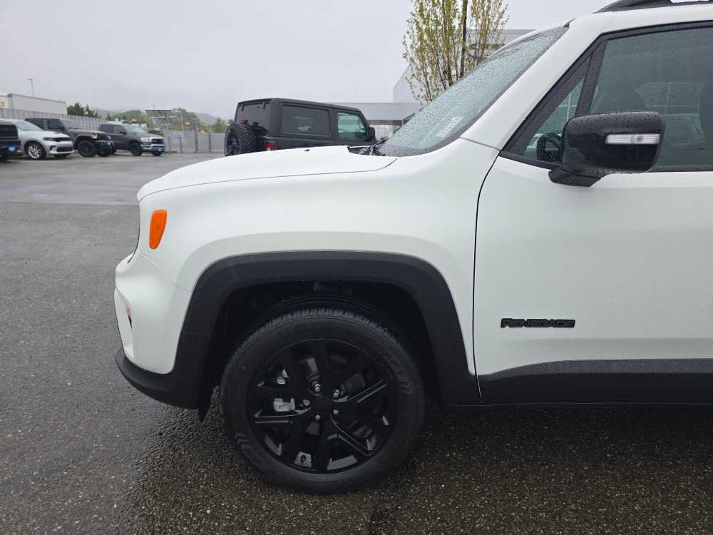 Used 2023 Jeep Renegade Altitude w/ Sun/Sound Group AWD/4WD image 18