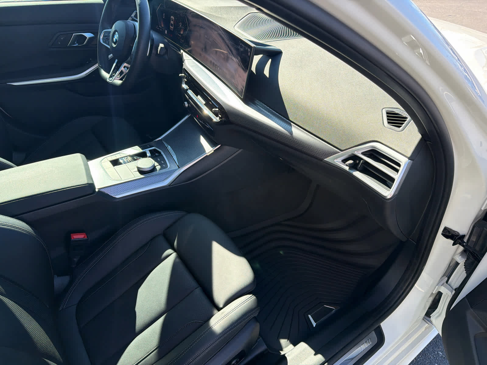 Certified 2025 BMW 330i xDrive Sedan w/ M Sport Package image 13