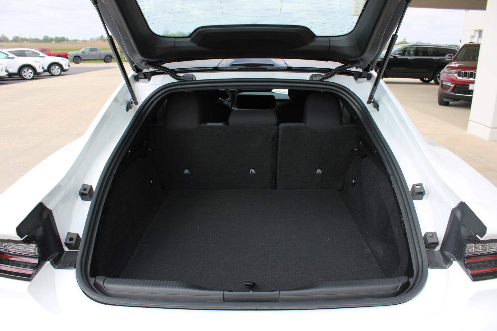 New 2026 Dodge Charger R/T w/ Blacktop Package AWD/4WD image 9