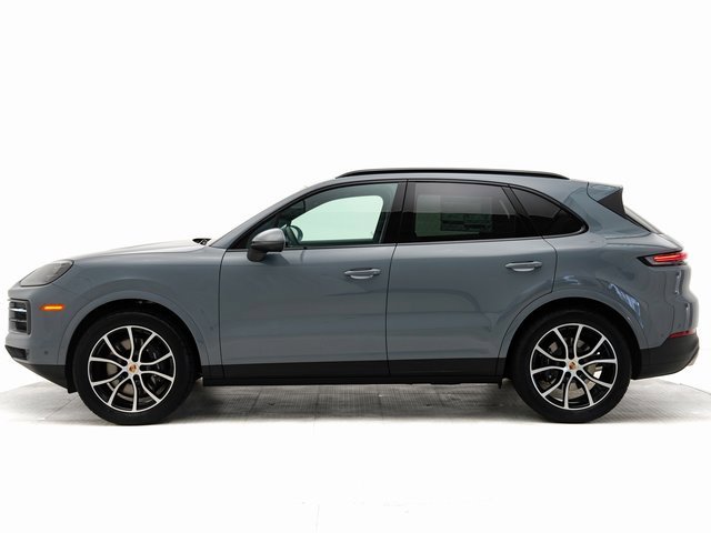Used 2025 Porsche Cayenne image 2