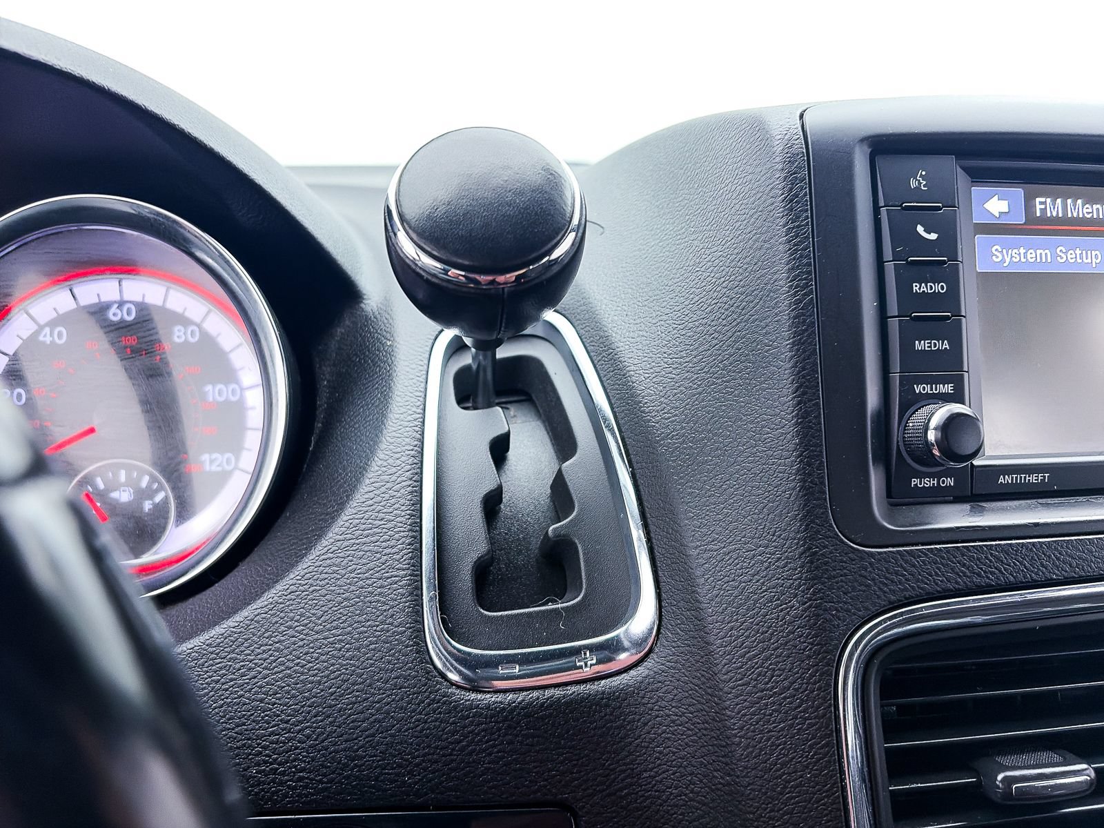 Used 2020 Dodge Grand Caravan SE FWD image 18