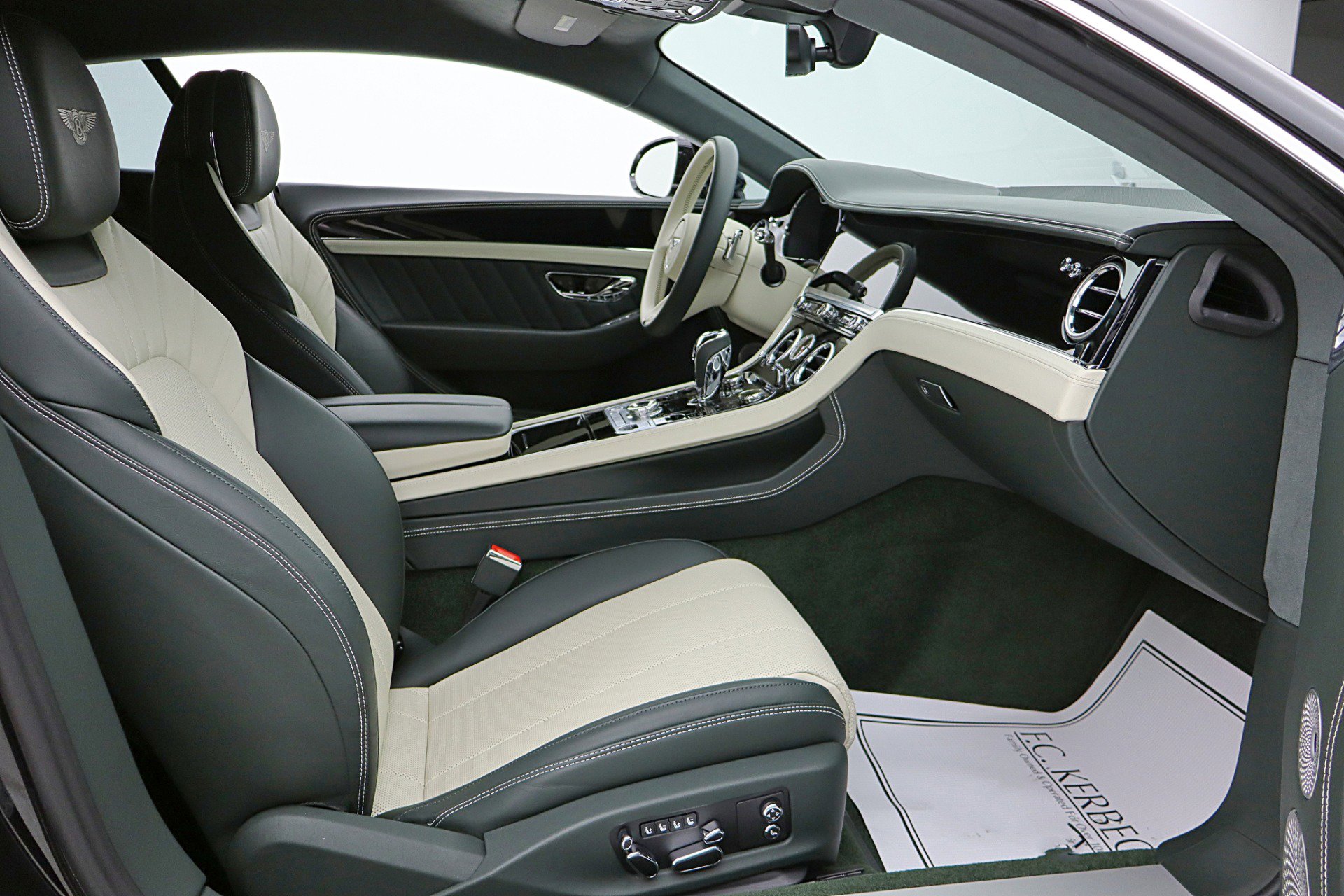 Used 2024 Bentley Continental GT image 36