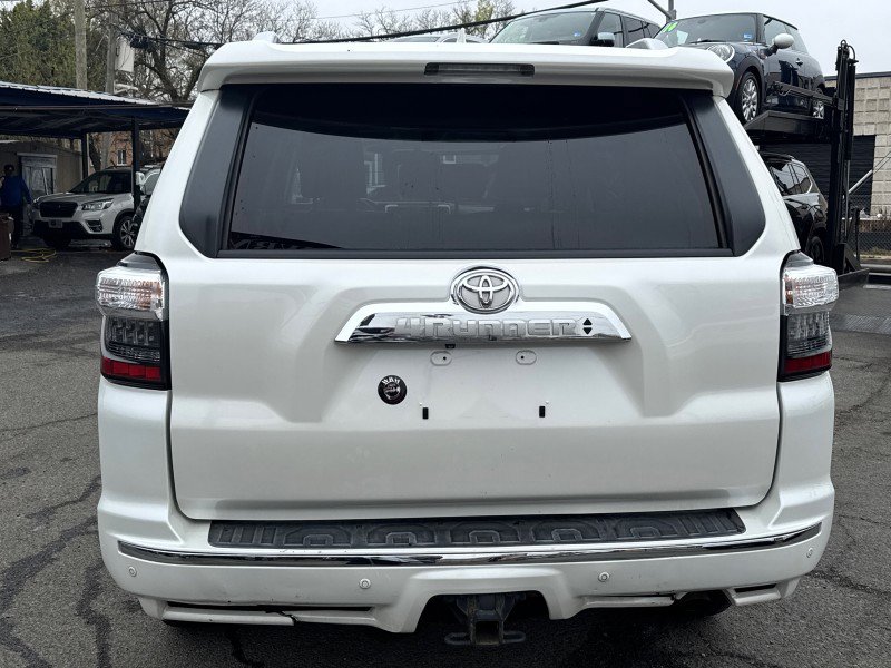 Used 2016 Toyota 4Runner Limited image 10