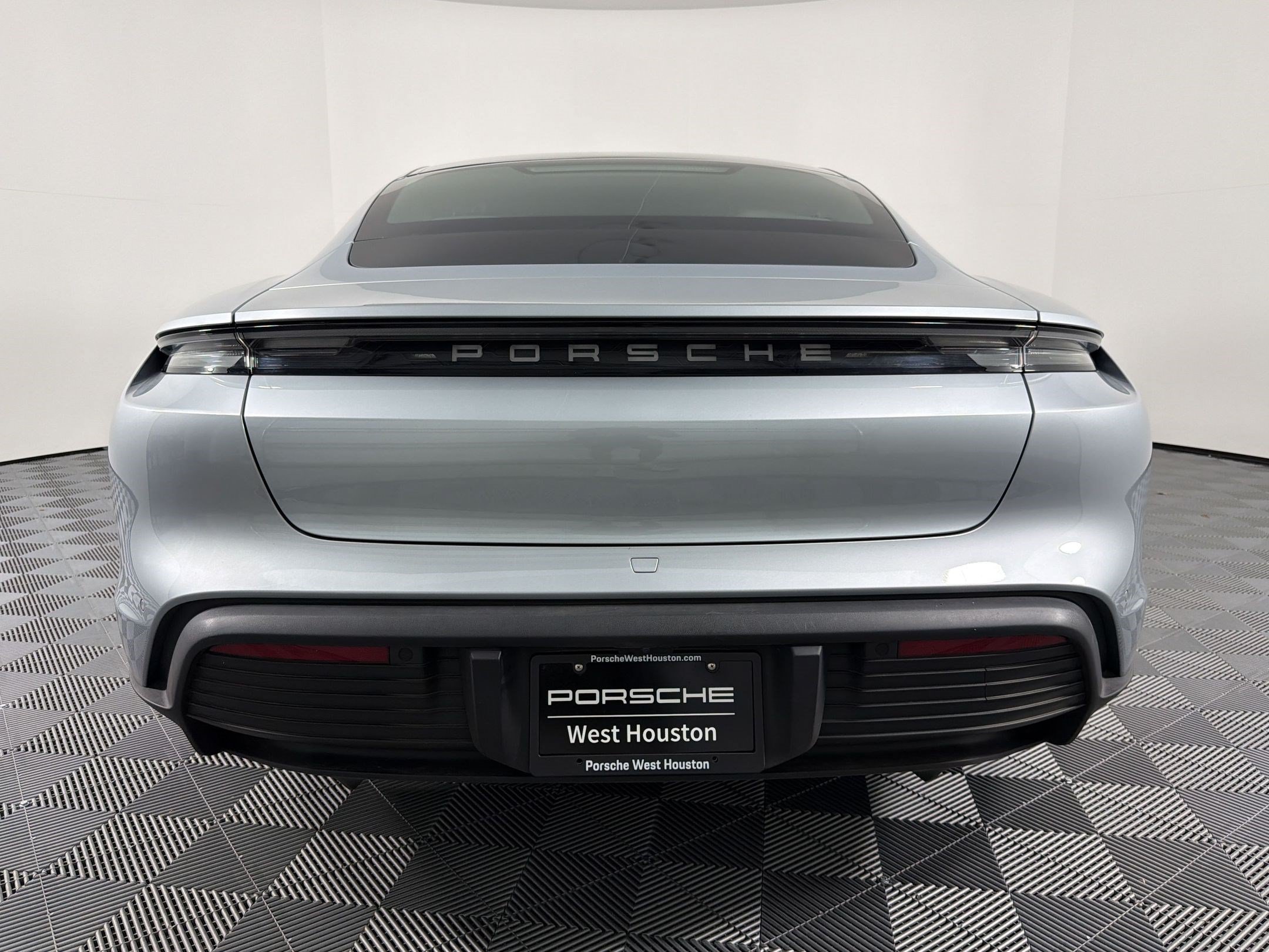 Certified 2022 Porsche Taycan RWD image 8