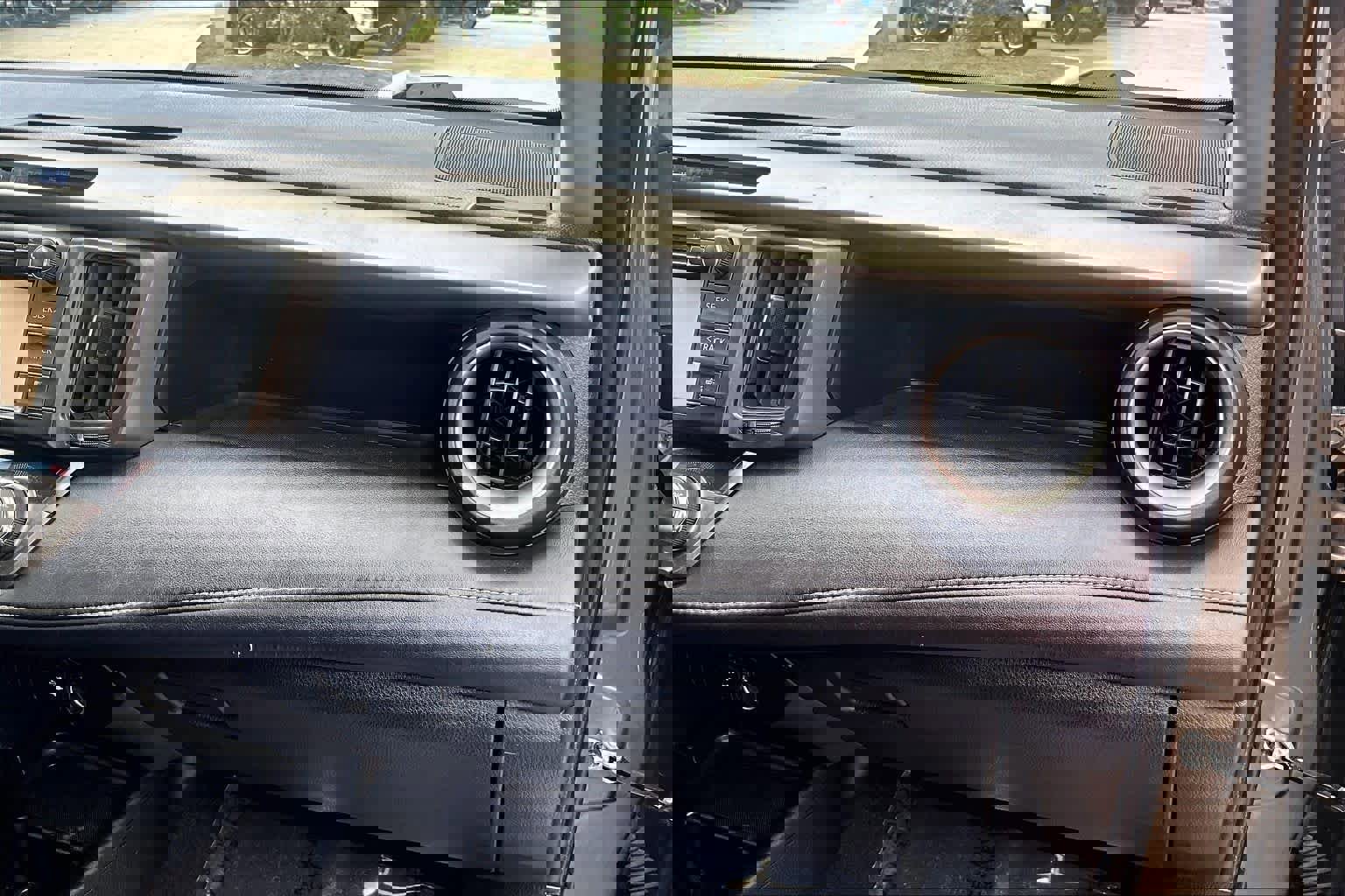 Used 2014 Toyota RAV4 XLE FWD image 19