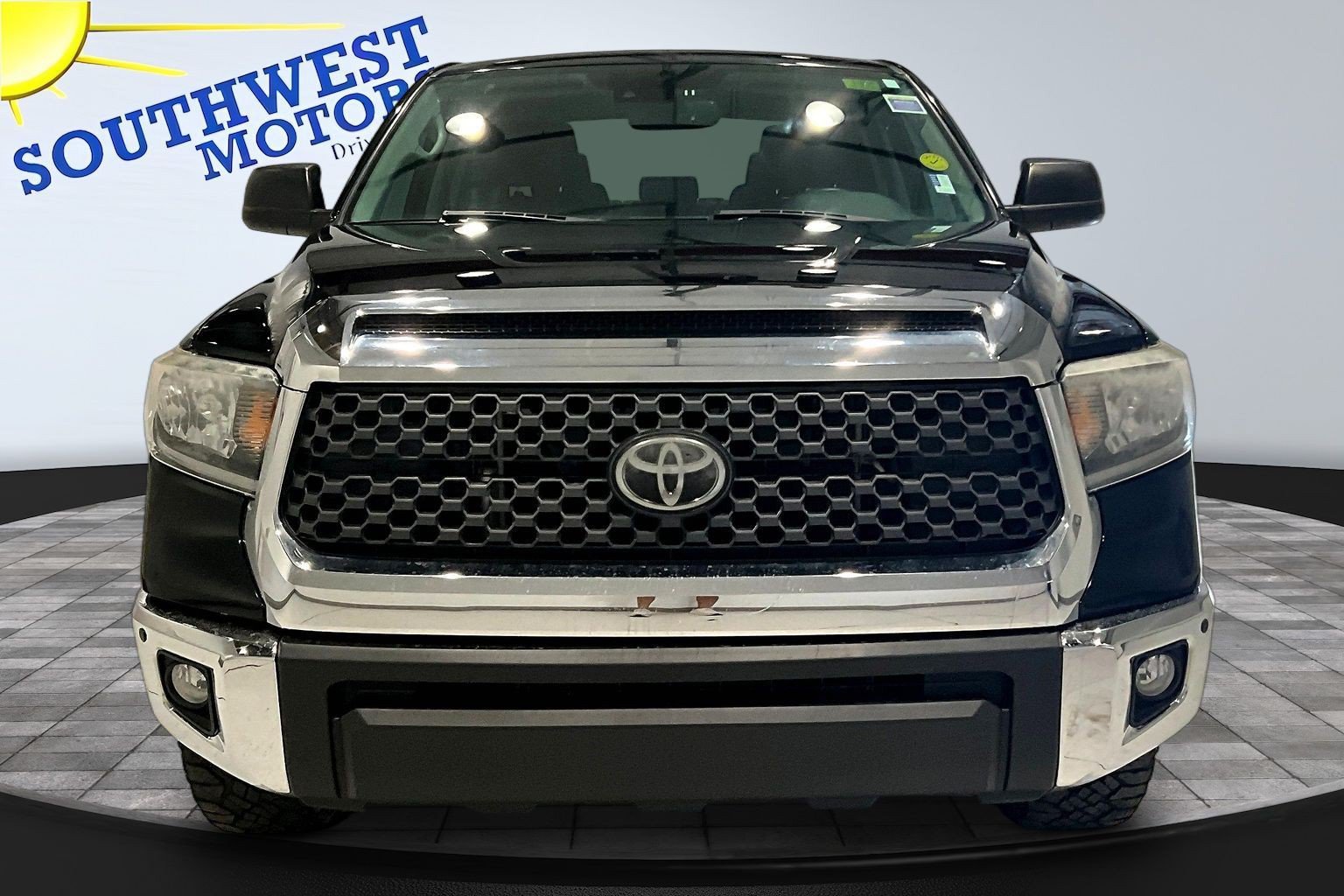 Used 2021 Toyota Tundra SR5 RWD image 2