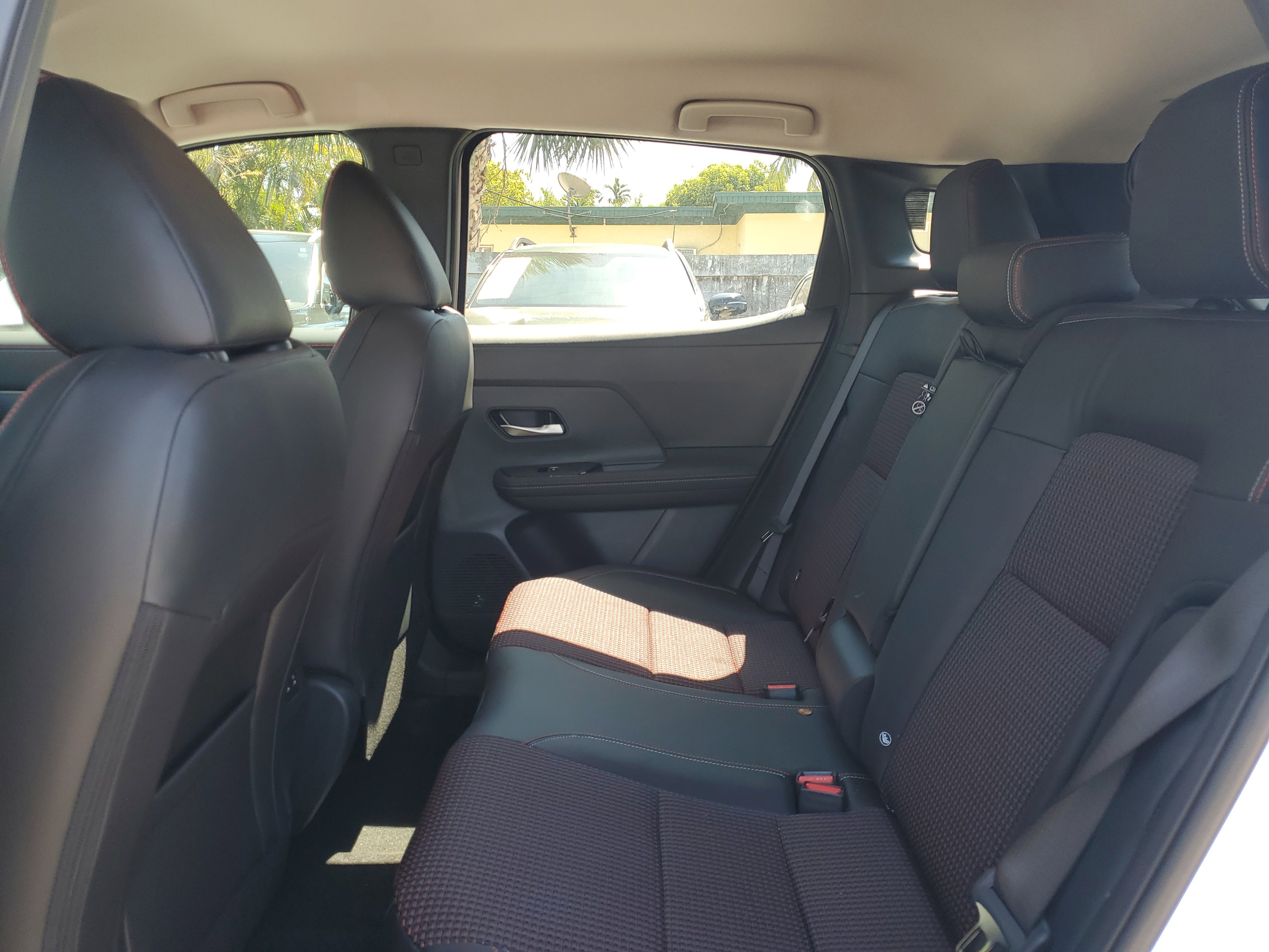 Certified 2025 Nissan Kicks SR image 12