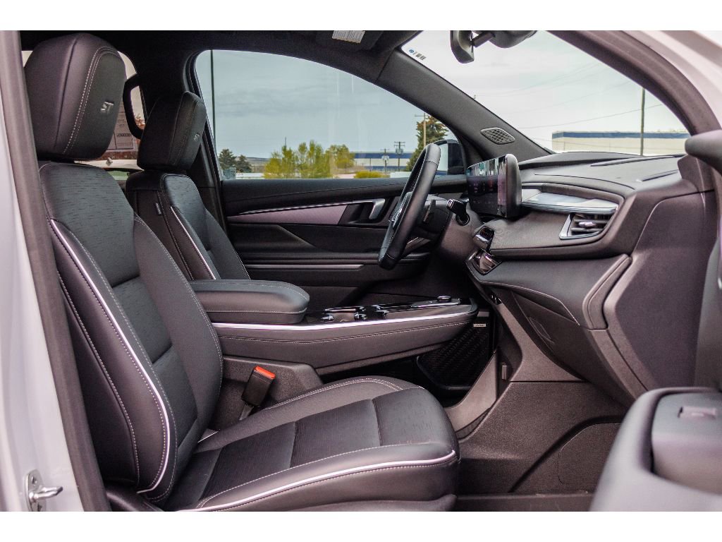 Used 2025 Buick Enclave Sport Touring w/ Power Package image 11