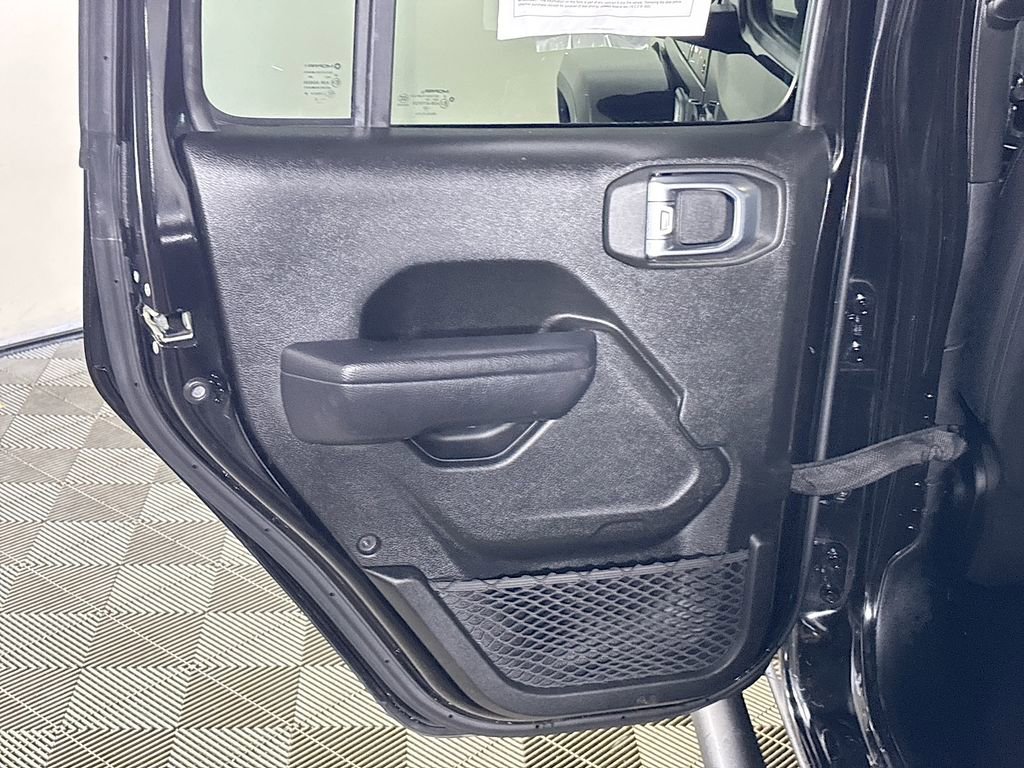 Used 2022 Jeep Gladiator Sport image 19