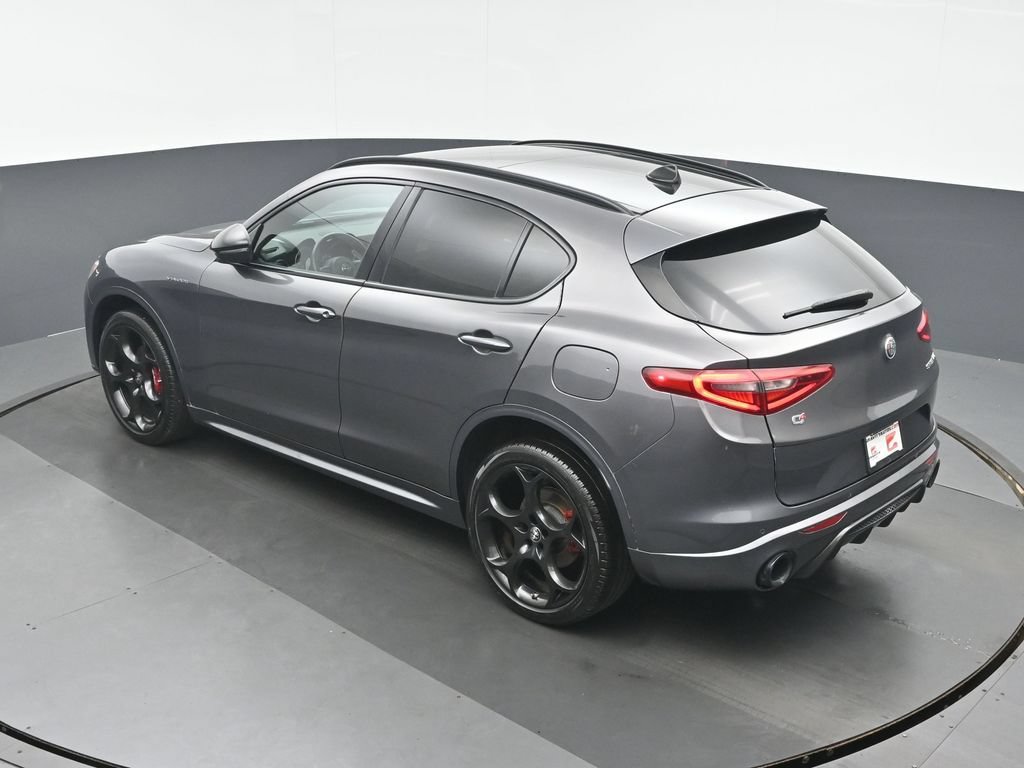 Used 2022 Alfa Romeo Stelvio Veloce AWD/4WD image 35