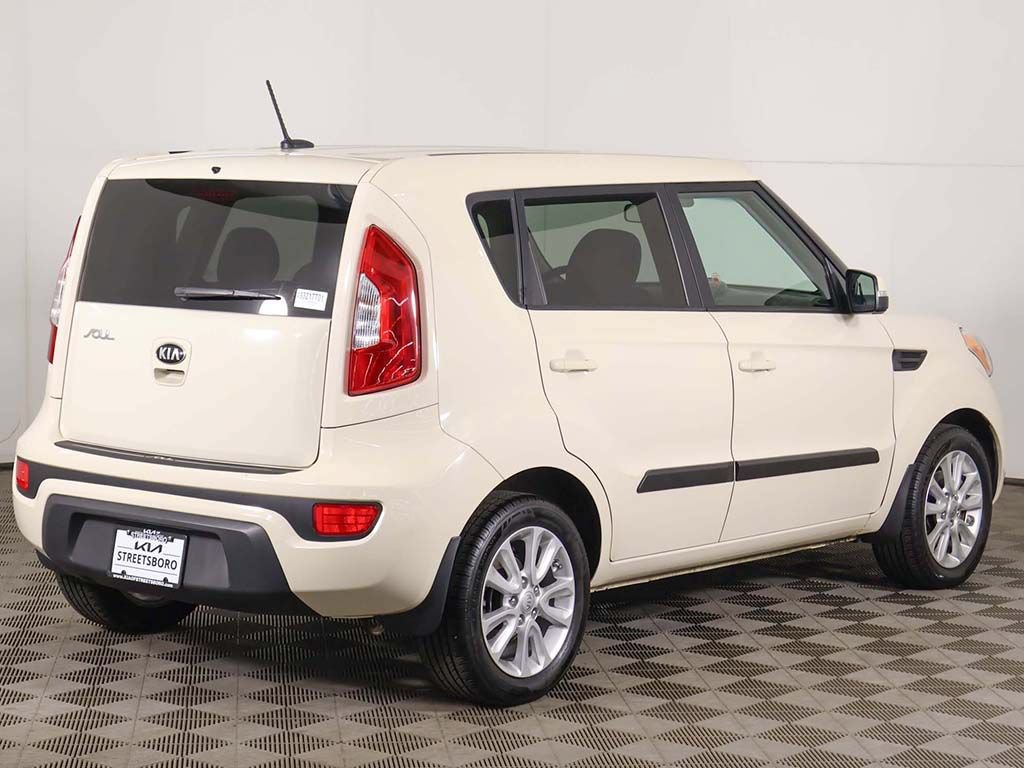 Used 2013 Kia Soul + FWD image 5