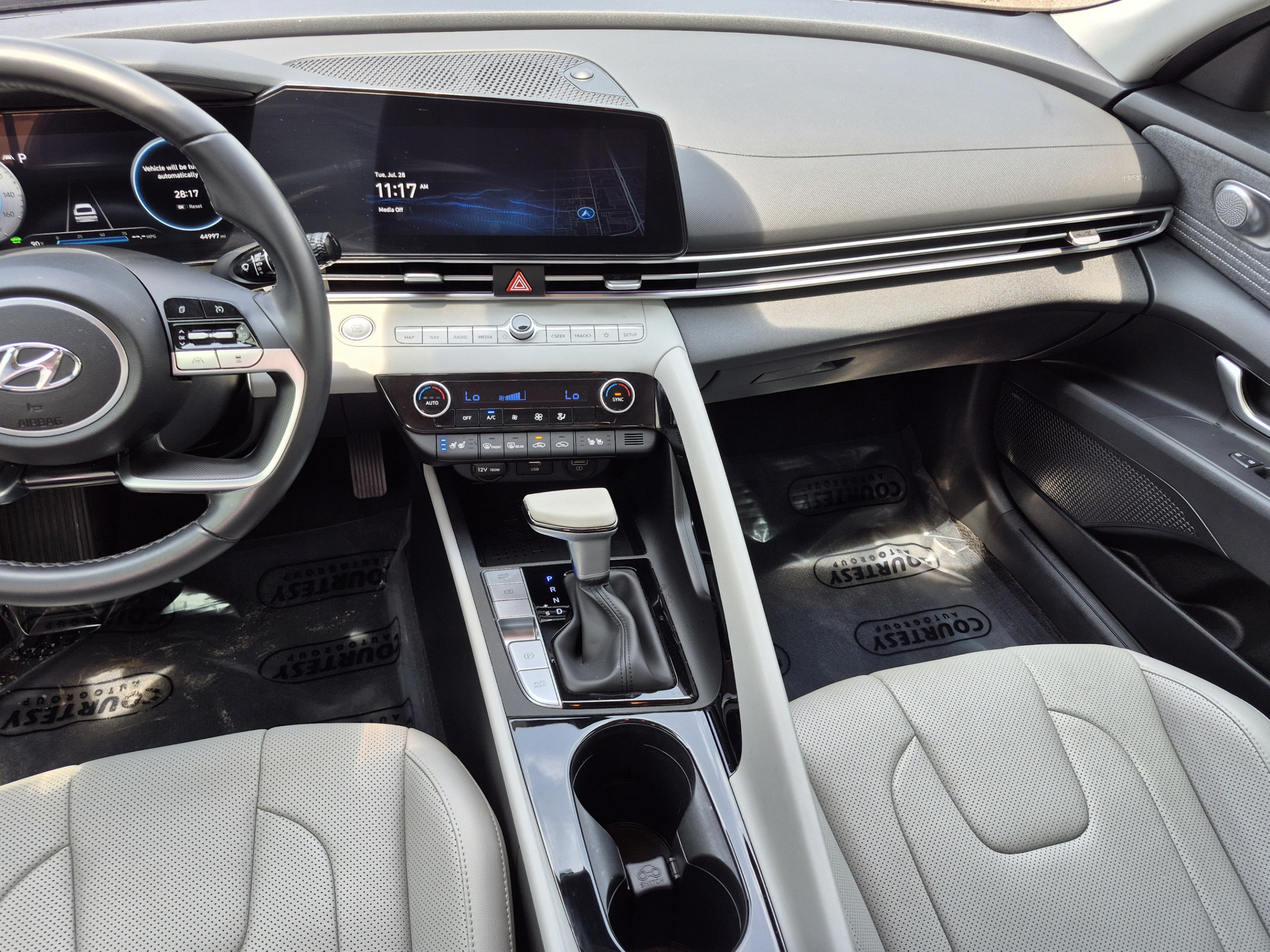 Certified 2023 Hyundai Elantra Limited FWD image 13