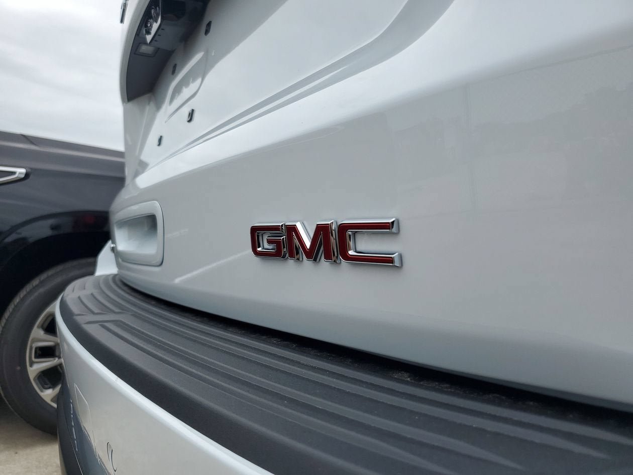 New 2026 GMC Yukon XL Denali w/ Denali Reserve Package AWD/4WD image 7
