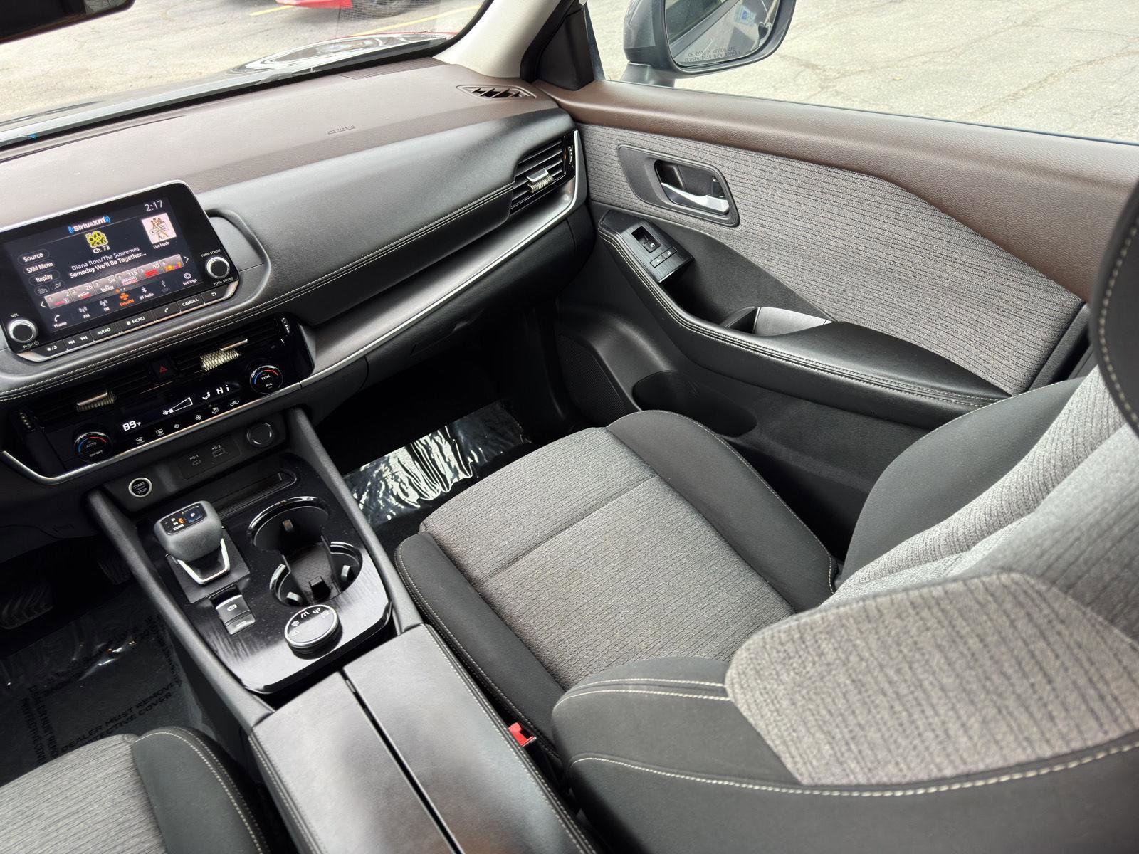 Used 2021 Nissan Rogue SV AWD/4WD image 30