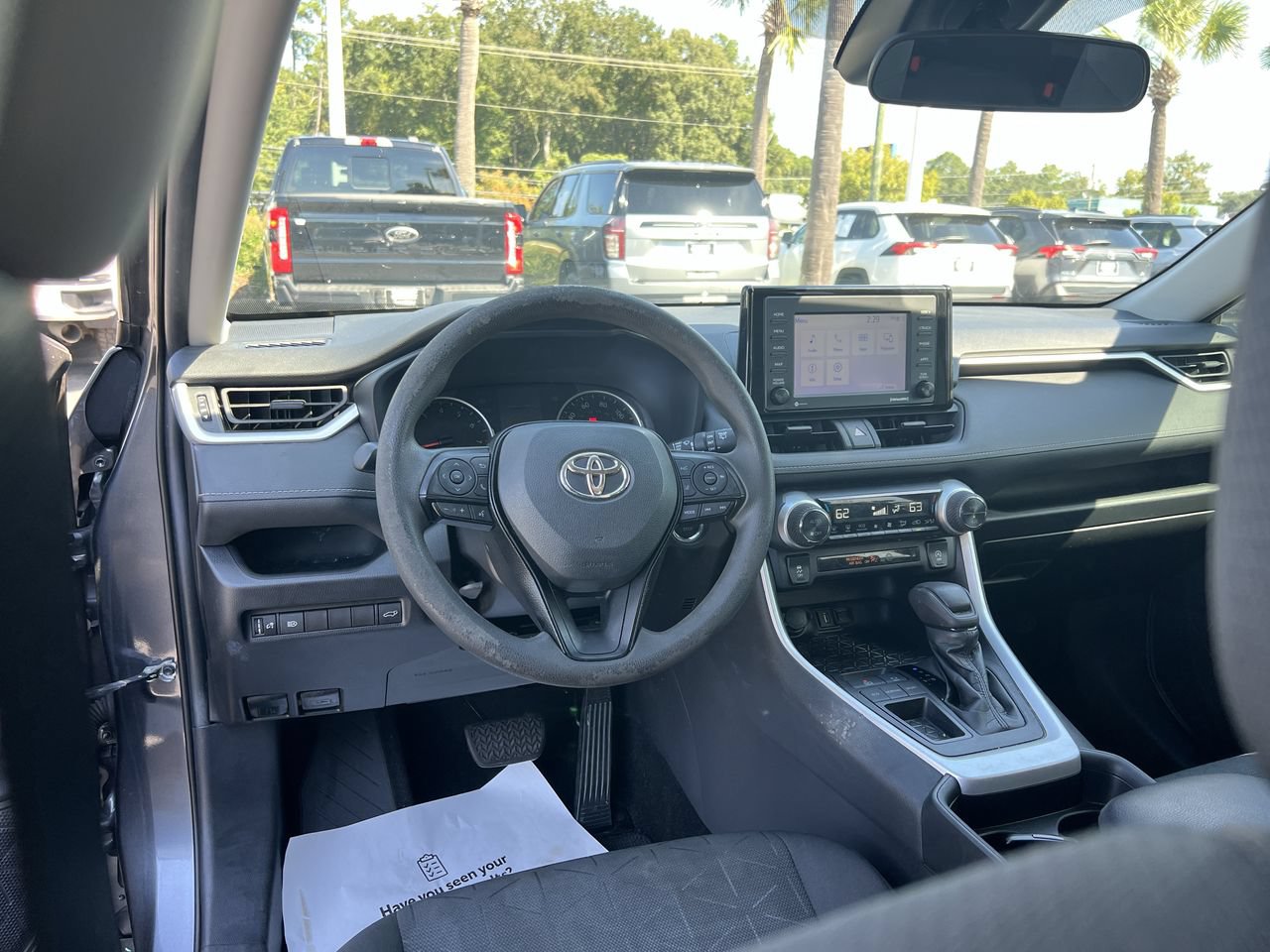 Used 2021 Toyota RAV4 XLE w/ Convenience Package FWD image 30