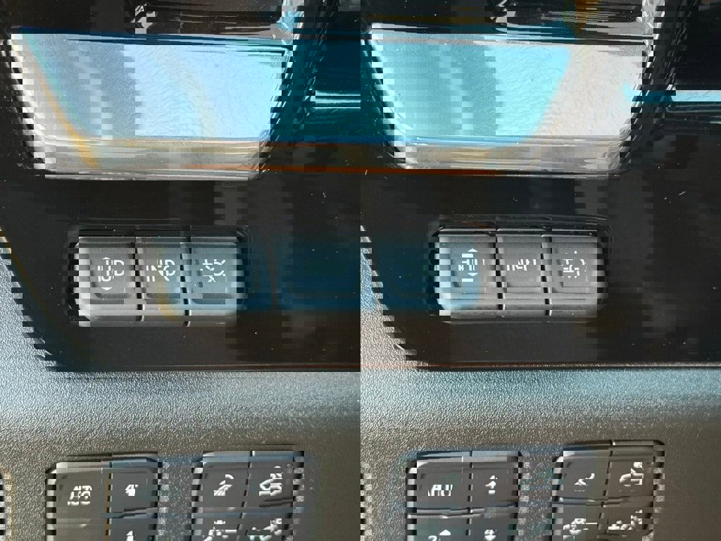 Used 2025 Chevrolet Silverado 1500 High Country w/ High Country Premium Package image 31