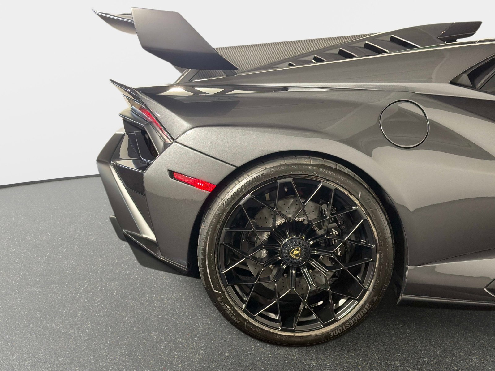 Used 2022 Lamborghini Huracan STO image 20