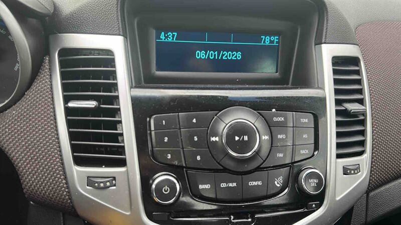 Used 2016 Chevrolet Cruze LT FWD image 16