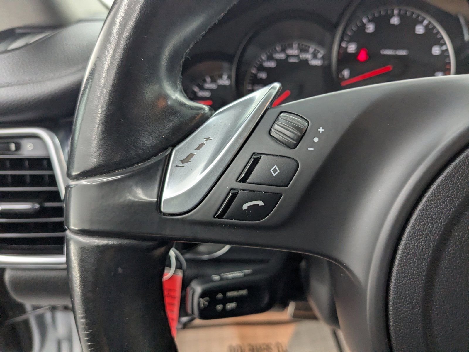 Used 2015 Porsche Panamera 4 image 19