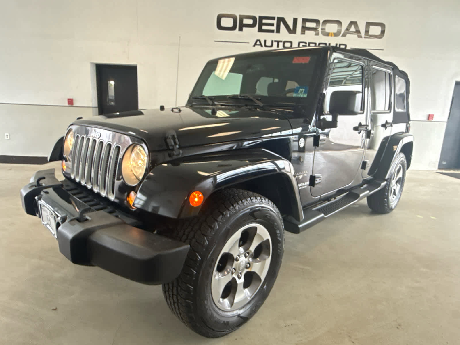 Used 2016 Jeep Wrangler Unlimited Sahara w/ Dual Top Group image 2