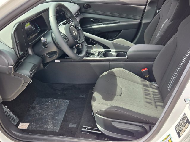 New 2026 Hyundai Elantra SEL Sport Premium FWD image 5