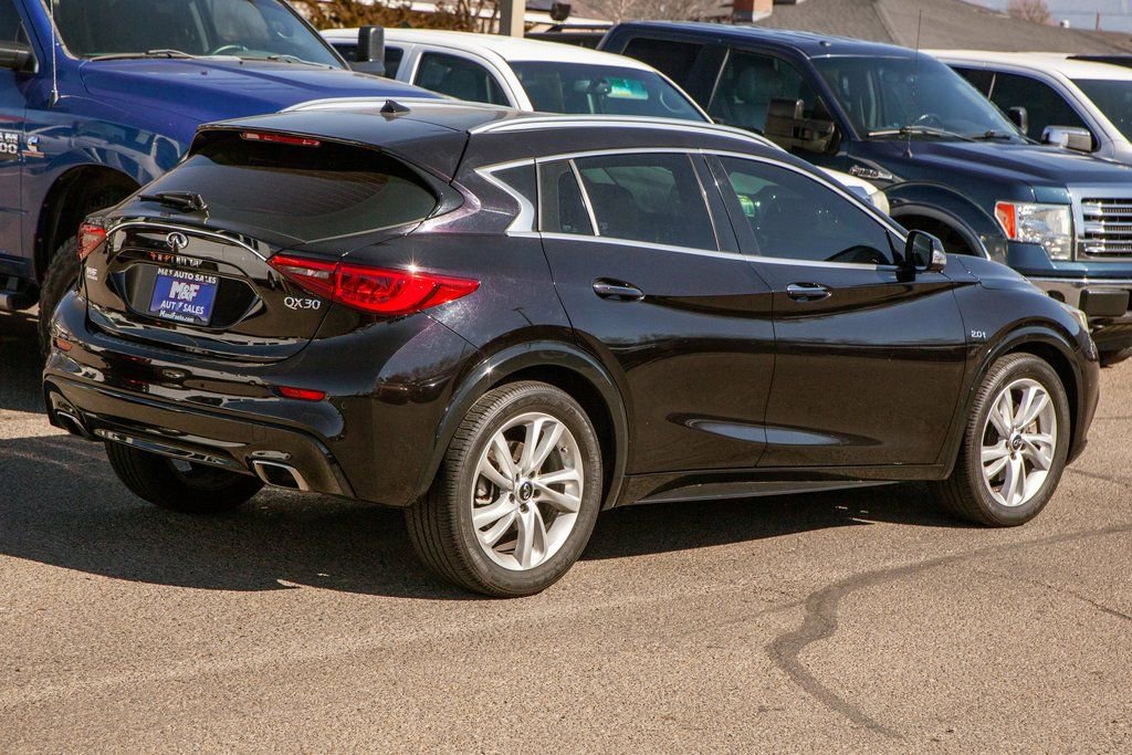 Used 2018 INFINITI QX30 Premium w/ Navigation Package image 5