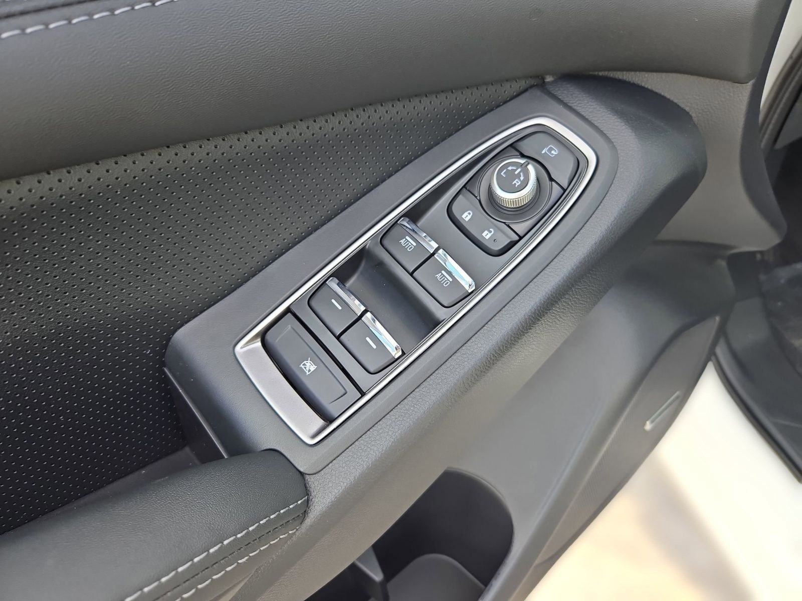 New 2025 Subaru Ascent Limited image 11