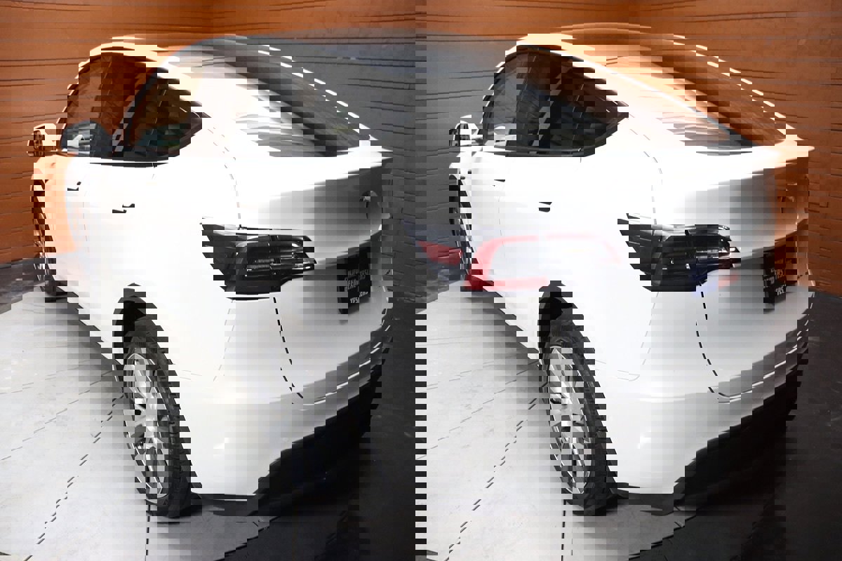 Used 2023 Tesla Model Y Long Range image 10