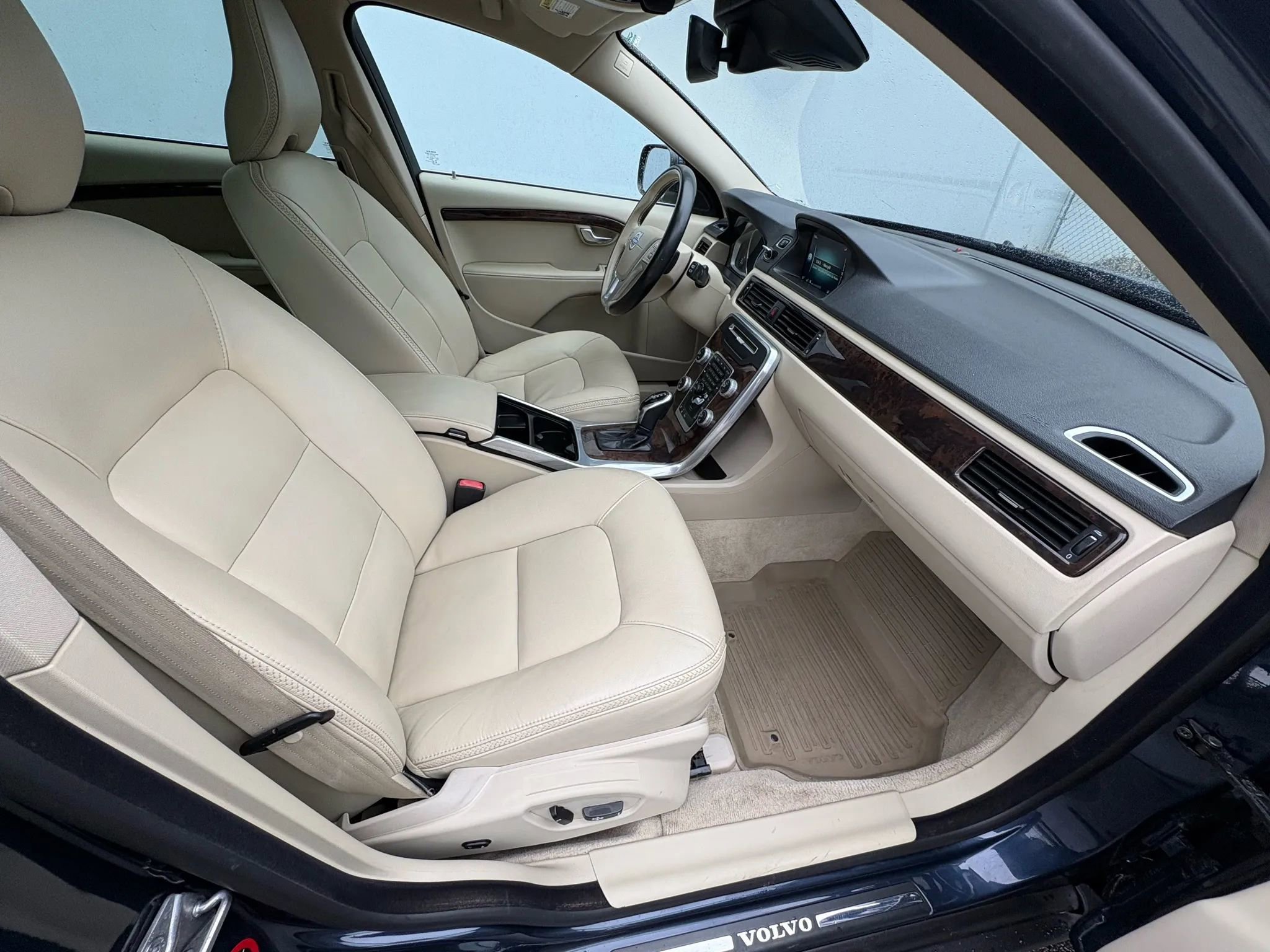 Used 2015 Volvo XC70 3.2 Premier image 27