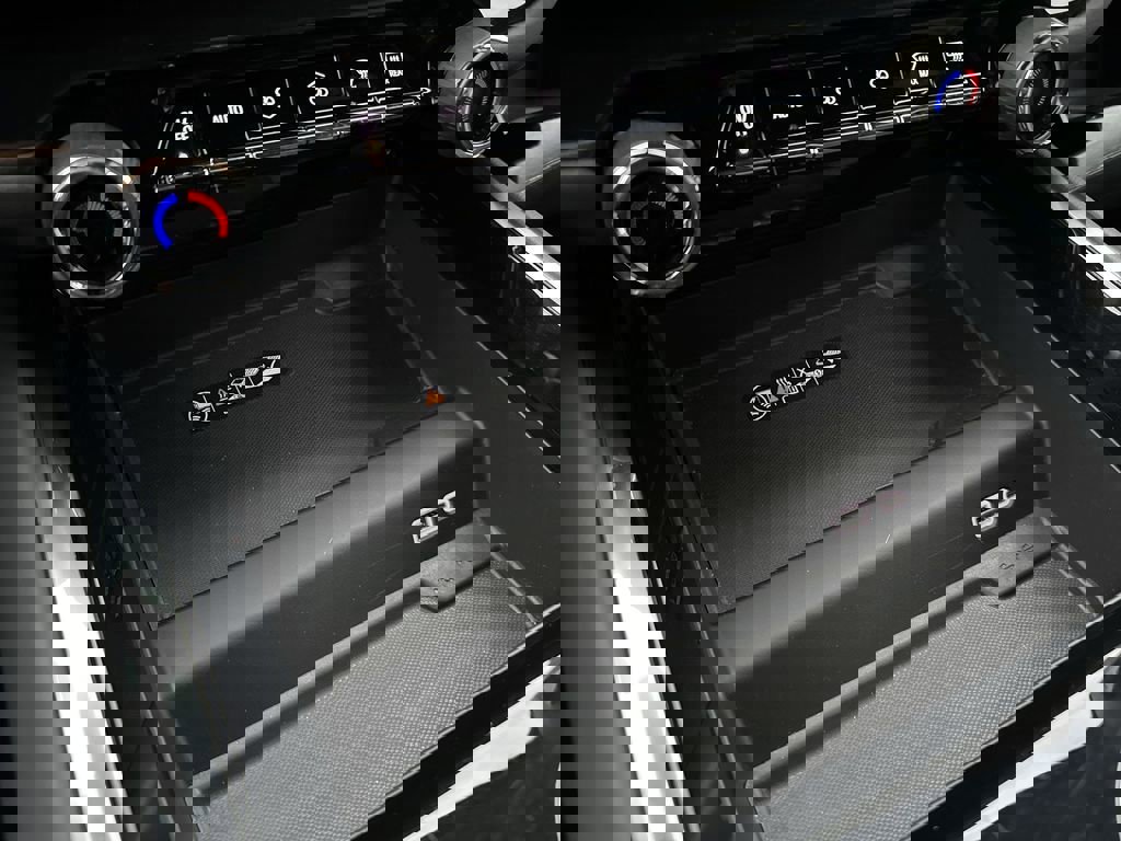 Certified 2025 Chevrolet Suburban Z71 image 32