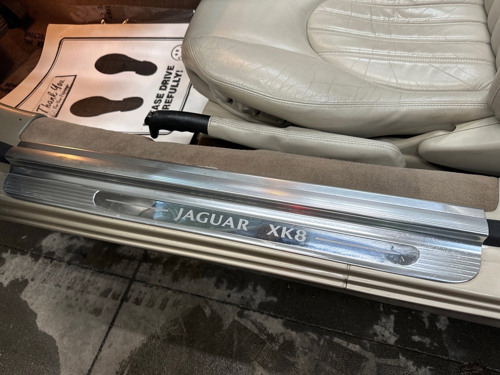 Used 2001 Jaguar XK8 Convertible image 28