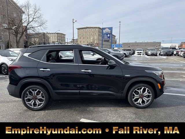 Used 2021 Kia Seltos SX w/ SX Sunroof Package image 3