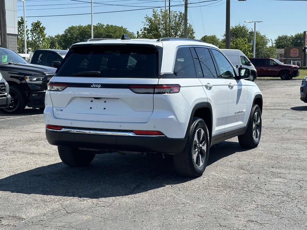 Used 2022 Jeep Grand Cherokee Limited 4xe AWD/4WD image 4