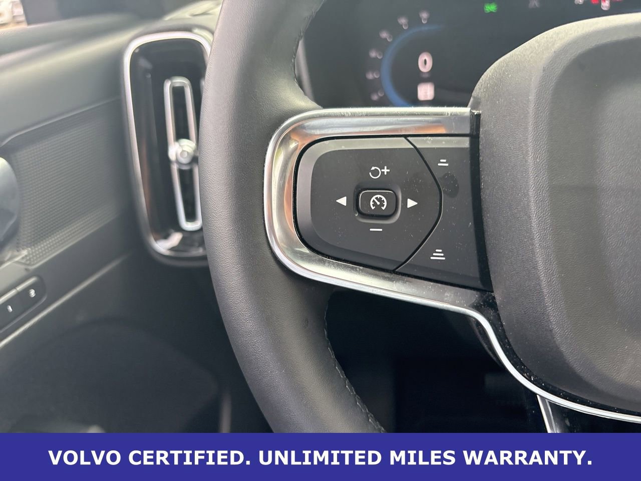 Certified 2023 Volvo XC40 B5 Plus w/ Climate Package image 22