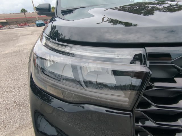 New 2026 Ford Explorer ST-Line w/ ST-Line Street Pack RWD image 11