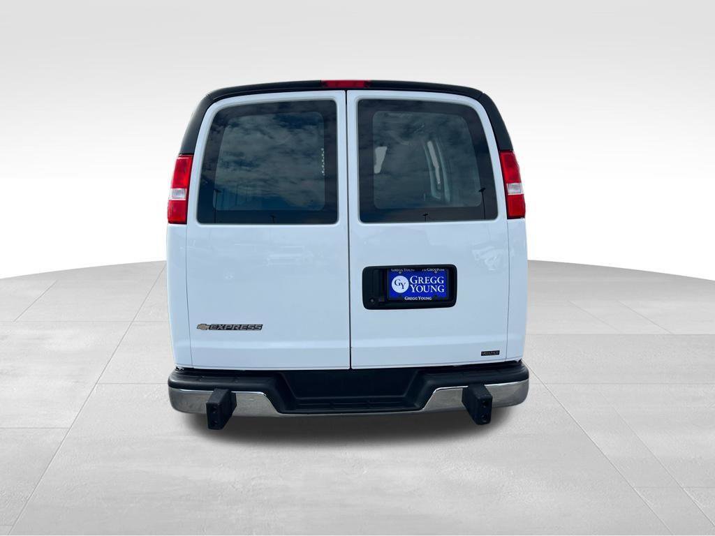 Used 2024 Chevrolet Express 2500 w/ Driver Convenience Package image 5