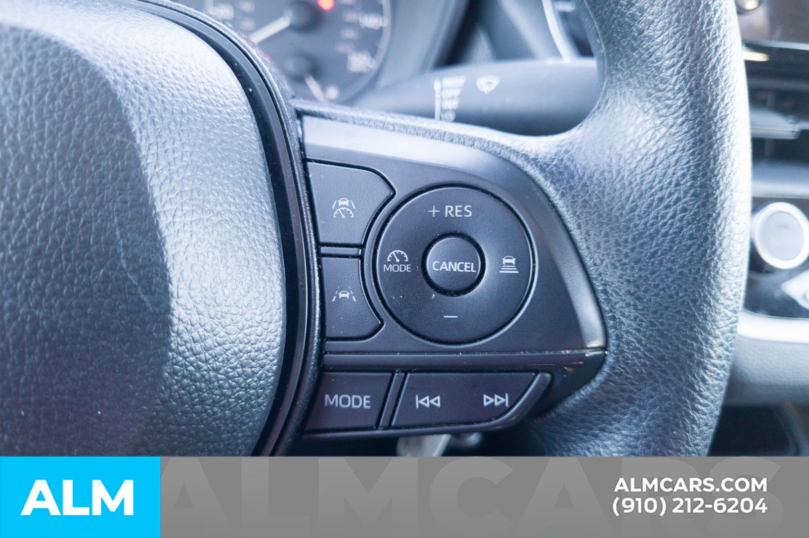 Used 2025 Toyota Corolla LE image 26