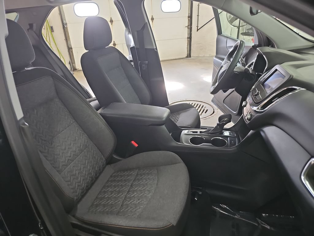 Used 2023 Chevrolet Equinox LT AWD/4WD image 10